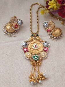 Shristi Pendant set