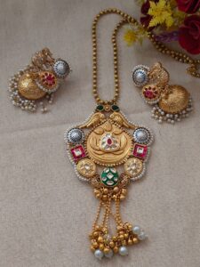 Shristi Pendant set